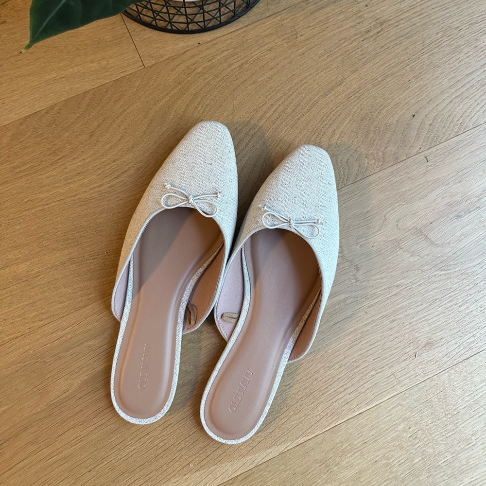 Shoes - Flat Mules with Bow